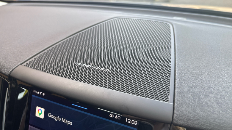 Volvo XC60 2.0 T6 [350] RC PHEV Plus Dark 5dr AWD Geartronic Estate